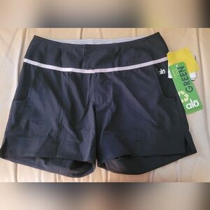 Alo yoga tennis short NWT S black w pockets